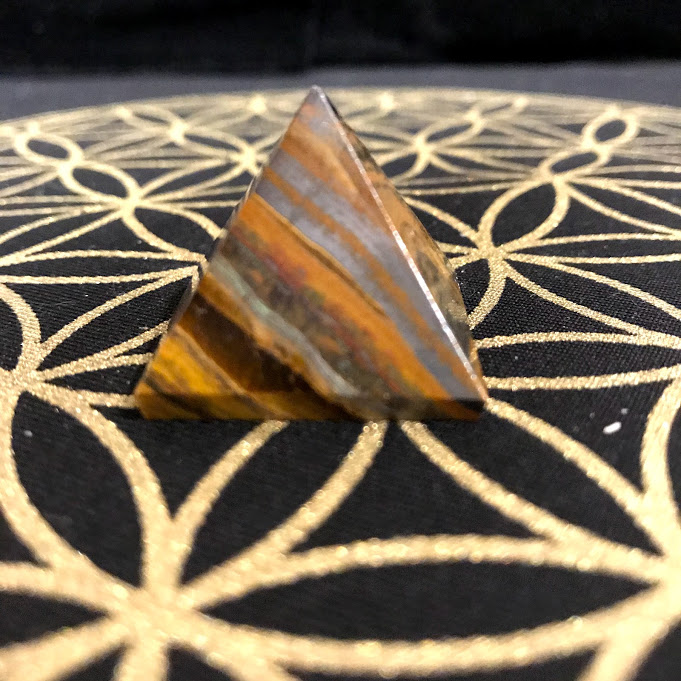 tiger eye pyramid